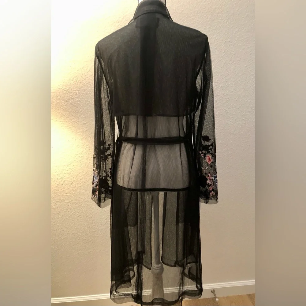 BCBG MaxAzaria Sheer embroidered long lace duster/ trench coat excellent shape - Picture 4 of 4